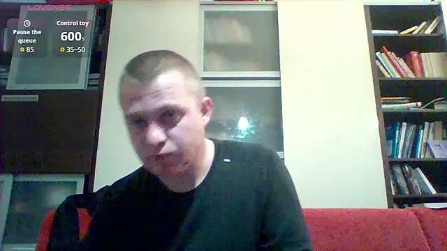 Matttthees online show from November 2025 09:48:01 PM