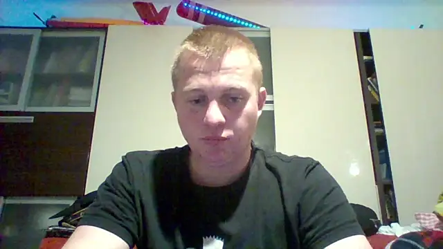 Snapshot of Matttthees chatting on October 2025 09:27:01 PM Matttthees online show from October 2025 09:27:01 PM