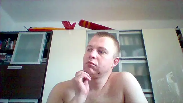 Matttthees online show from November 2025 01:11:01 PM