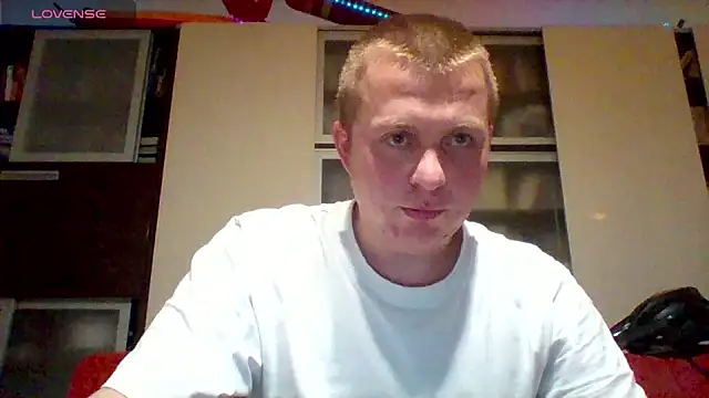 Matttthees online show from December 2025 08:41:02 PM