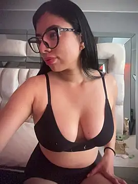 Miaparkerss  online show from November 2025 05:07:02 PM