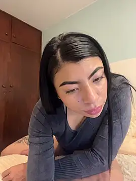 Miaparkerss  online show from May 2026 10:24:02 PM