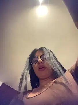 Miaparkerss  online show from October 2025 11:27:02 PM