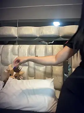 Miaparkerss  online show from October 2025 10:21:01 PM