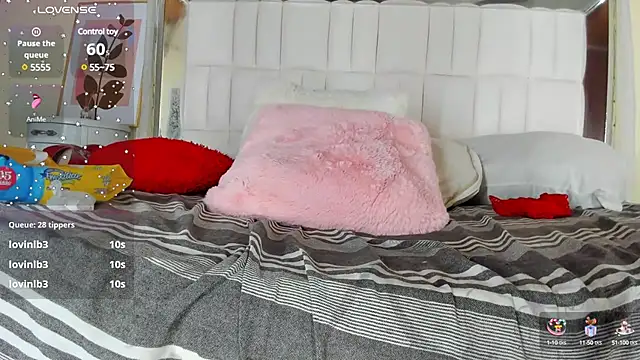 Snapshot of AlmaSean chatting on January 2025 01:18:01 AM AlmaSean online show from January 2025 01:18:01 AM