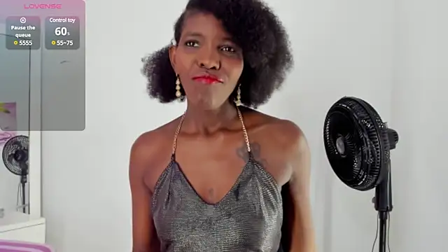 Snapshot of AlmaSean chatting on February 2025 06:44:01 PM AlmaSean online show from February 2025 06:44:01 PM