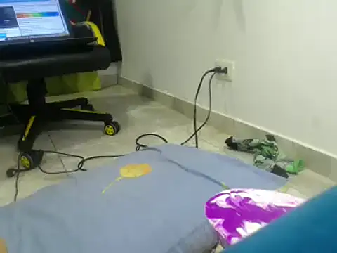 Snapshot of angellsexx20 chatting on December 2024 06:41:01 AM angellsexx20 online show from December 2024 06:41:01 AM