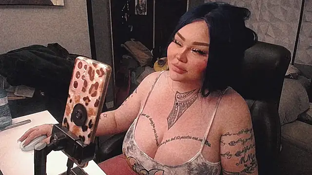 sheylagoddess11 online show from October 2025 07:20:02 AM