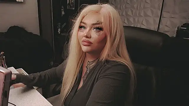 sheylagoddess11 online show from December 2025 03:00:01 AM