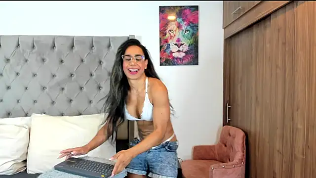 ariannaThompsons online show from March 2026 10:39:01 PM