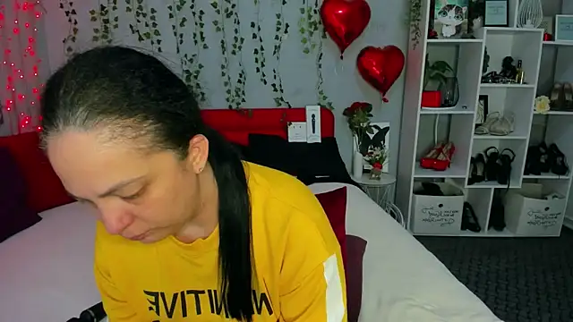 DarlingMilf online show from April 2026 04:58:02 PM