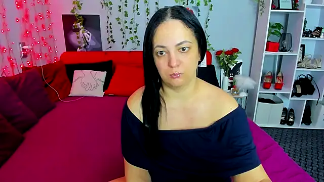 DarlingMilf online show from October 2025 06:08:01 PM