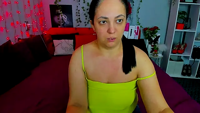 DarlingMilf online show from September 2025 06:15:01 PM