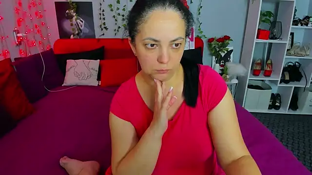 DarlingMilf online show from October 2025 06:09:02 PM