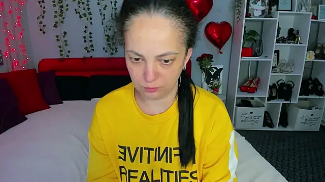 DarlingMilf online show from April 2026 05:04:01 AM