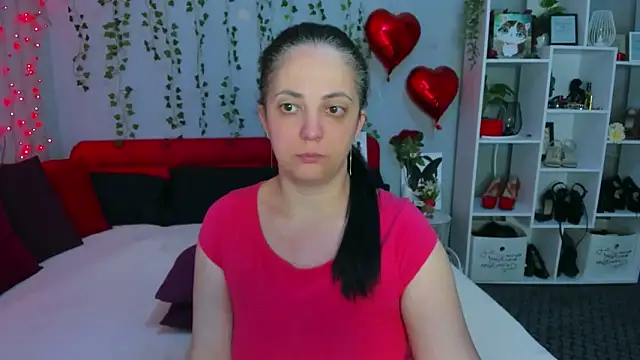 DarlingMilf online show from April 2026 06:04:02 PM