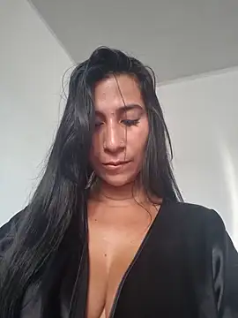 Snapshot of lady-rosse chatting on March 2025 09:00:02 PM lady-rosse online show from March 2025 09:00:02 PM