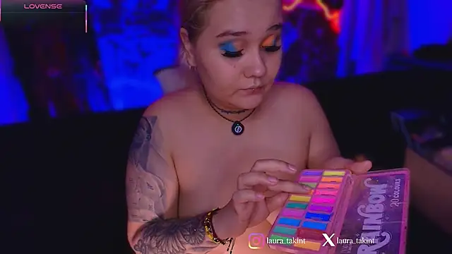 Laura takint online show from October 2025 09:16:01 PM