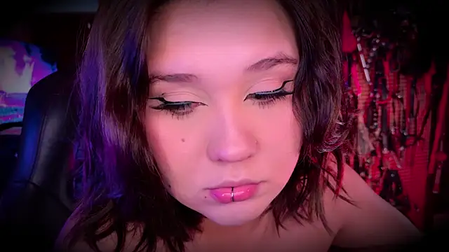 Laura takint online show from March 2026 09:06:01 PM