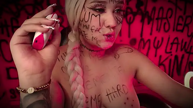 Laura takint online show from February 2025 10:00:02 PM