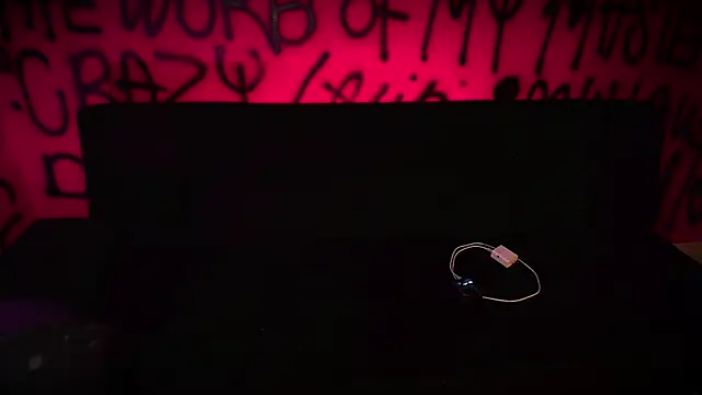 Laura takint online show from February 2025 04:05:02 PM