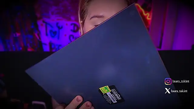 Laura takint online show from September 2025 09:21:02 PM