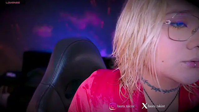 Laura takint online show from December 2025 07:15:02 PM