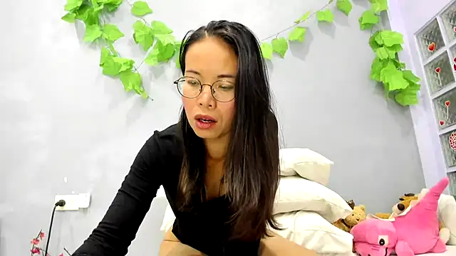 Snapshot of loveley_jenny chatting on January 2026 06:52:01 AM loveley jenny online show from January 2026 06:52:01 AM