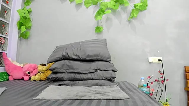 Snapshot of loveley_jenny chatting on February 2026 06:13:01 AM loveley jenny online show from February 2026 06:13:01 AM