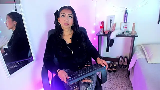 Tracy lambo online show from October 2025 01:23:01 PM