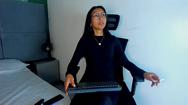 Tracy lambo online show from March 2025 02:06:02 AM