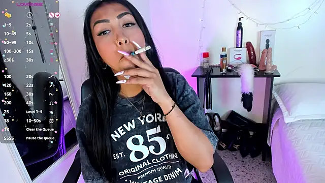 Tracy lambo online show from November 2025 08:31:02 PM