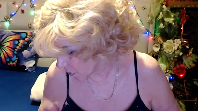 HappyWomanOn online show from May 2026 09:14:01 AM