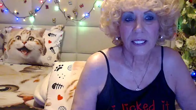 HappyWomanOn online show from April 2026 06:47:01 PM