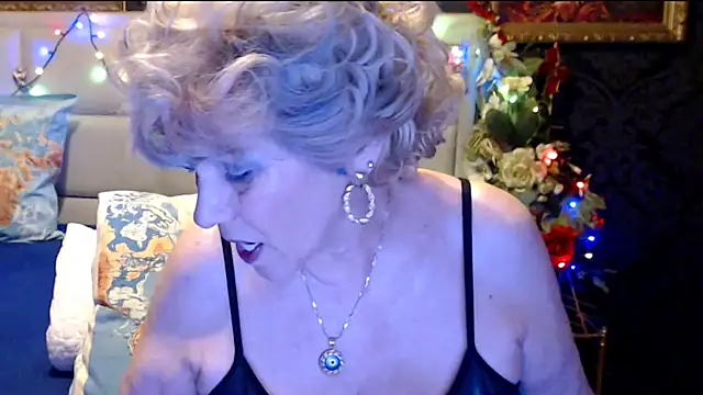 HappyWomanOn online show from March 2025 08:40:02 PM