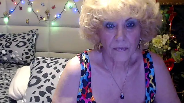 HappyWomanOn online show from April 2026 06:16:01 PM