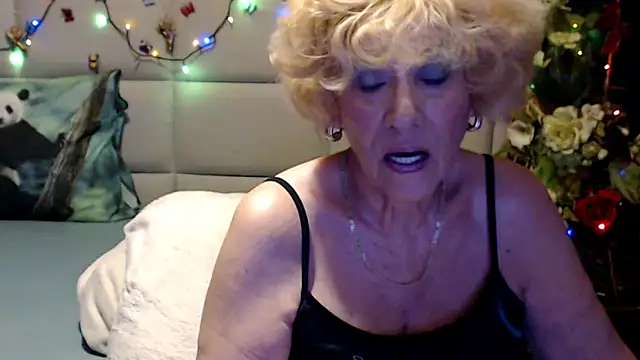 HappyWomanOn online show from June 2026 10:27:02 AM