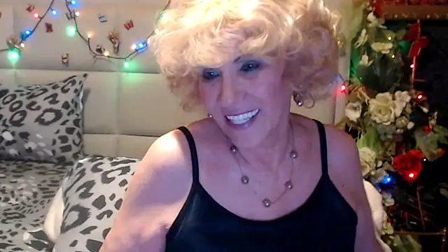 HappyWomanOn online show from April 2026 06:47:02 PM