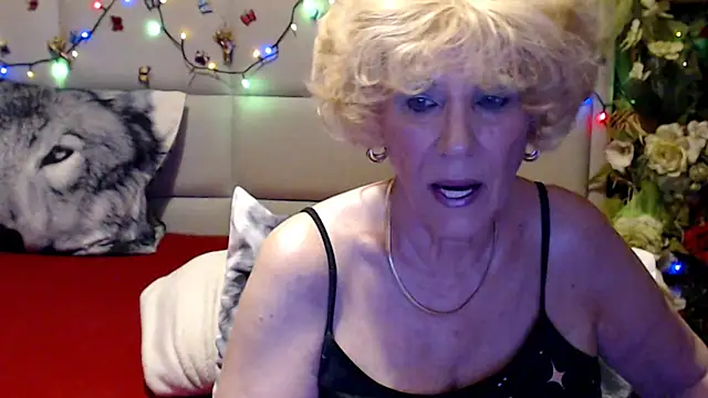 HappyWomanOn online show from May 2026 09:16:01 AM