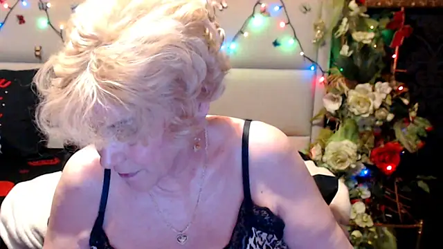 HappyWomanOn online show from June 2026 09:28:02 AM