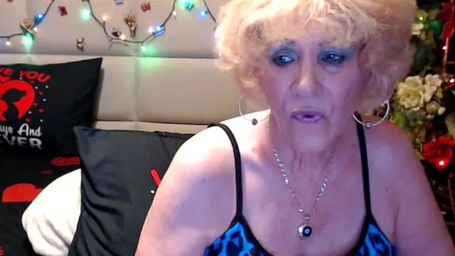HappyWomanOn online show from June 2026 07:30:02 PM