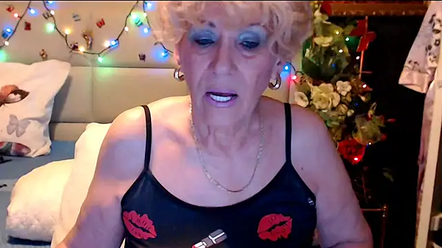 HappyWomanOn online show from November 2025 10:03:01 AM