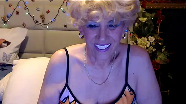 HappyWomanOn online show from November 2025 10:15:01 AM