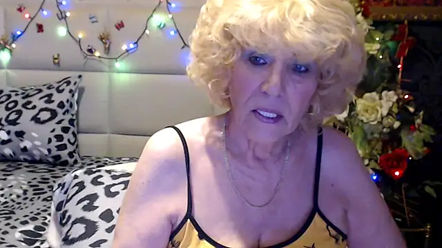 HappyWomanOn online show from April 2026 06:42:02 AM