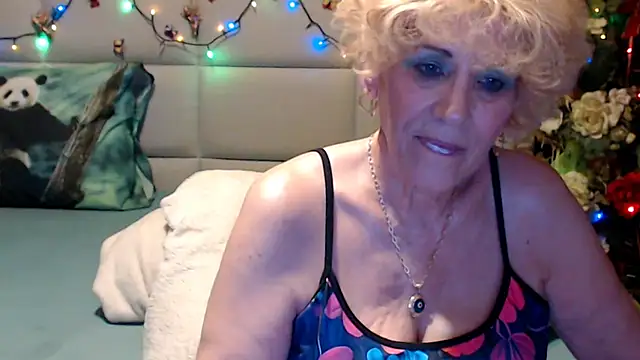HappyWomanOn online show from June 2026 09:09:02 PM