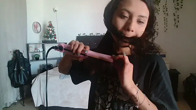 Snapshot of Pinkye_skarlet chatting on December 2025 05:58:02 PM Pinkye skarlet online show from December 2025 05:58:02 PM