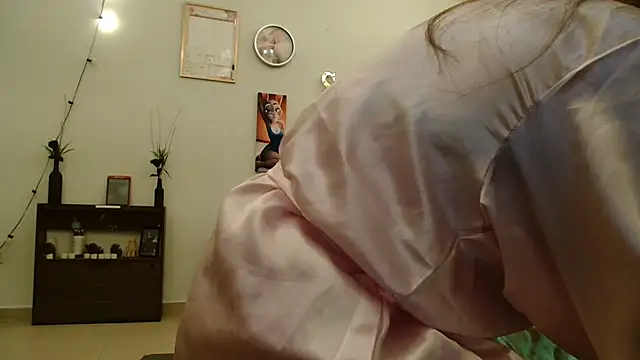 Pinkye skarlet online show from February 2025 05:58:02 AM