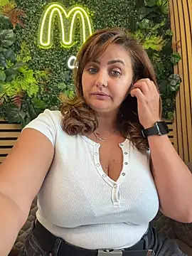 Snapshot of AnneKane chatting on July 2026 10:14:01 AM AnneKane online show from July 2026 10:14:01 AM
