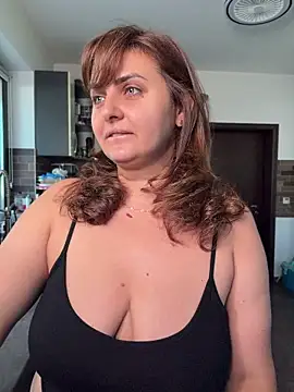 Snapshot of AnneKane chatting on June 2026 05:08:02 AM AnneKane online show from June 2026 05:08:02 AM