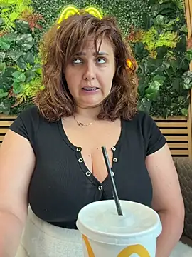 AnneKane online show from May 2026 10:22:01 AM